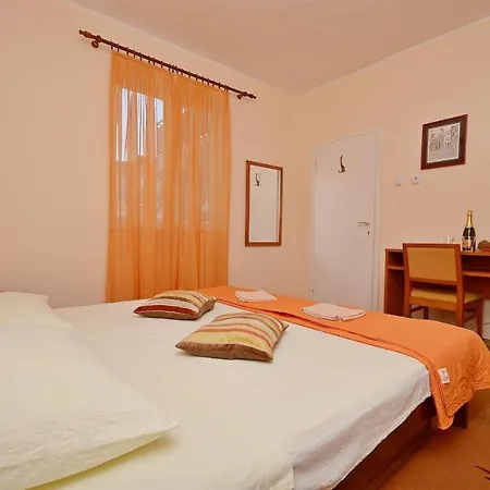 Appartement And Ivica *