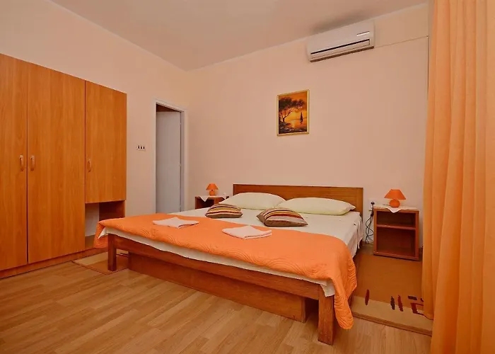 Appartement And Ivica *