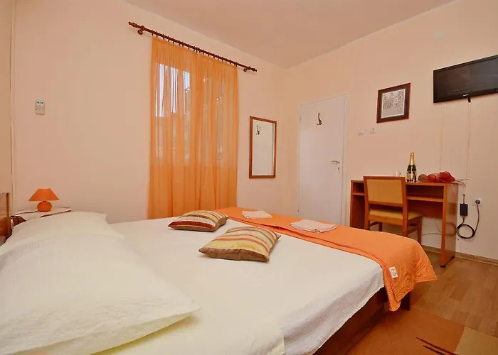 Appartement And Ivica *