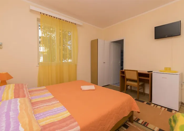 Appartement And Ivica *